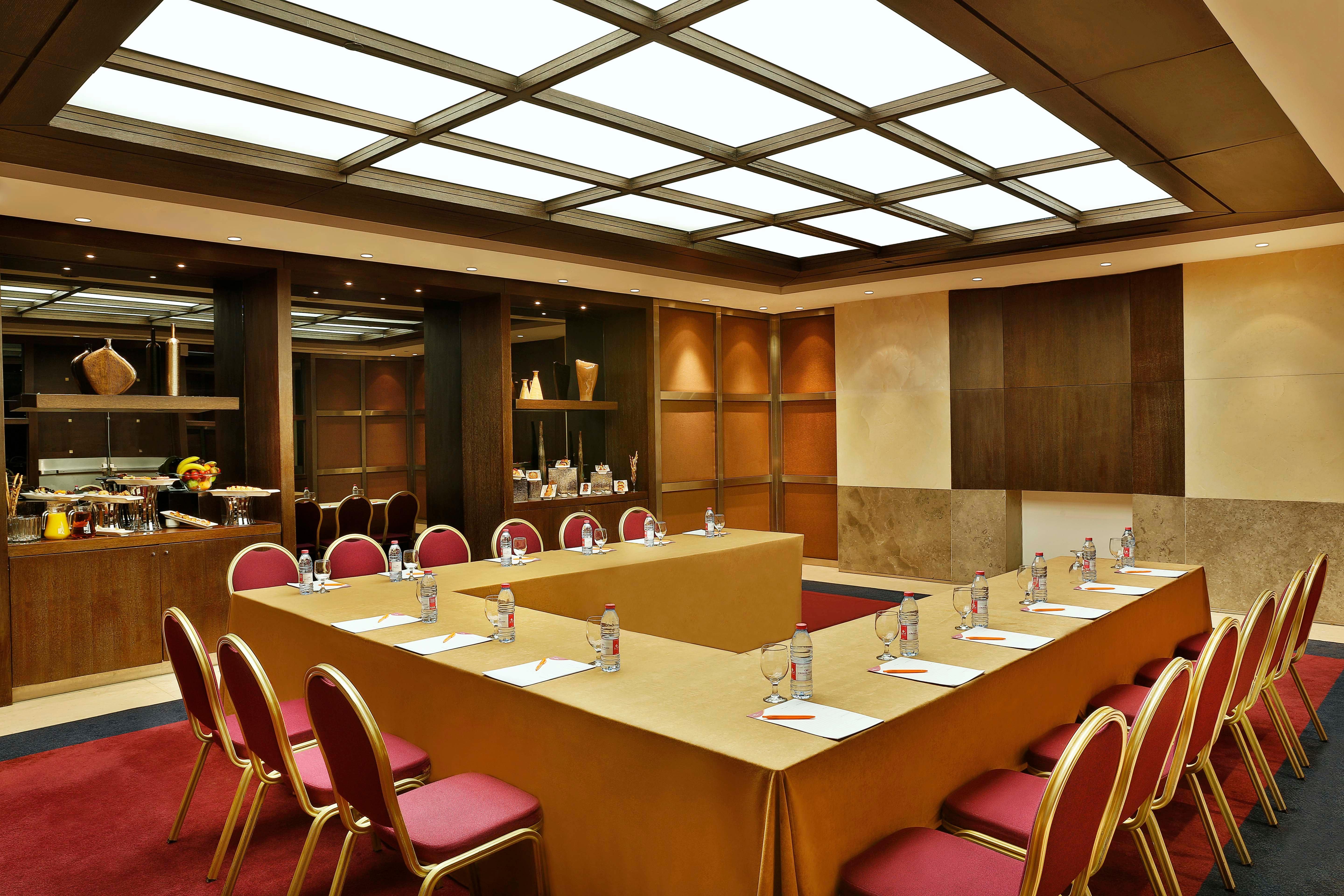 Crowne Plaza Amman By Ihg Hotel Eksteriør billede Meeting room