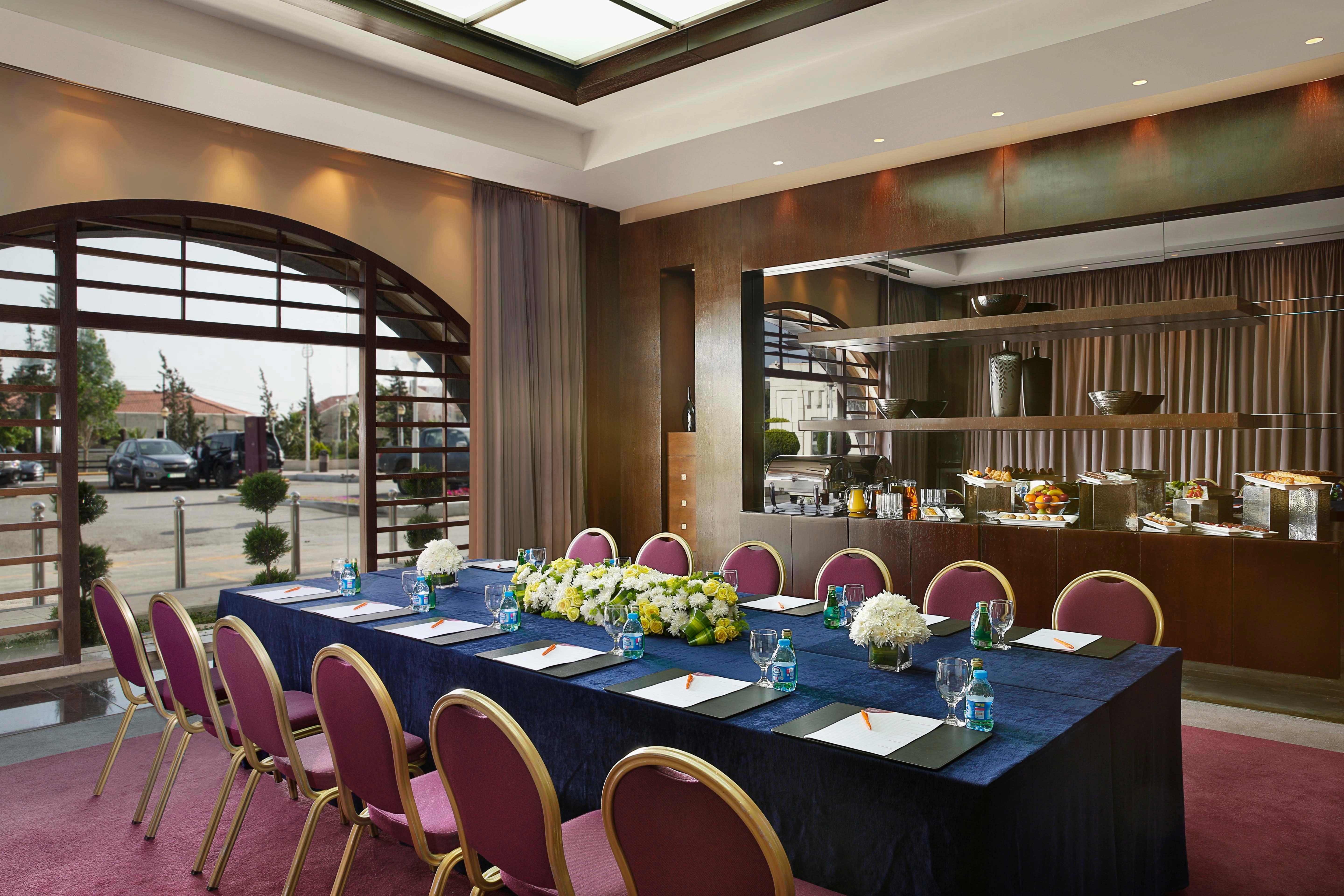Crowne Plaza Amman By Ihg Hotel Eksteriør billede Meeting room