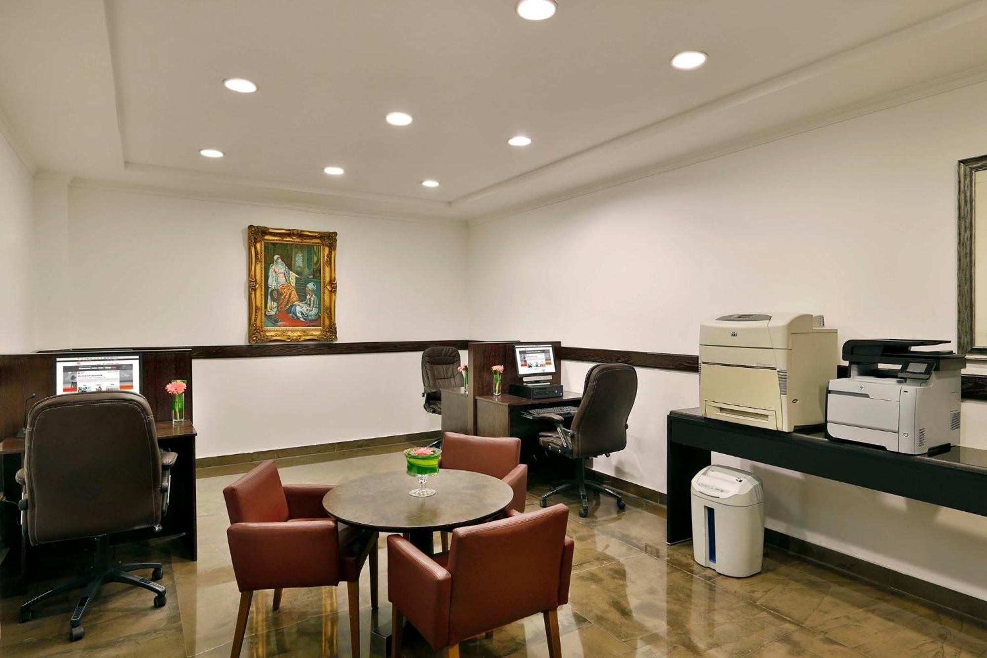 Crowne Plaza Amman By Ihg Hotel Eksteriør billede Library