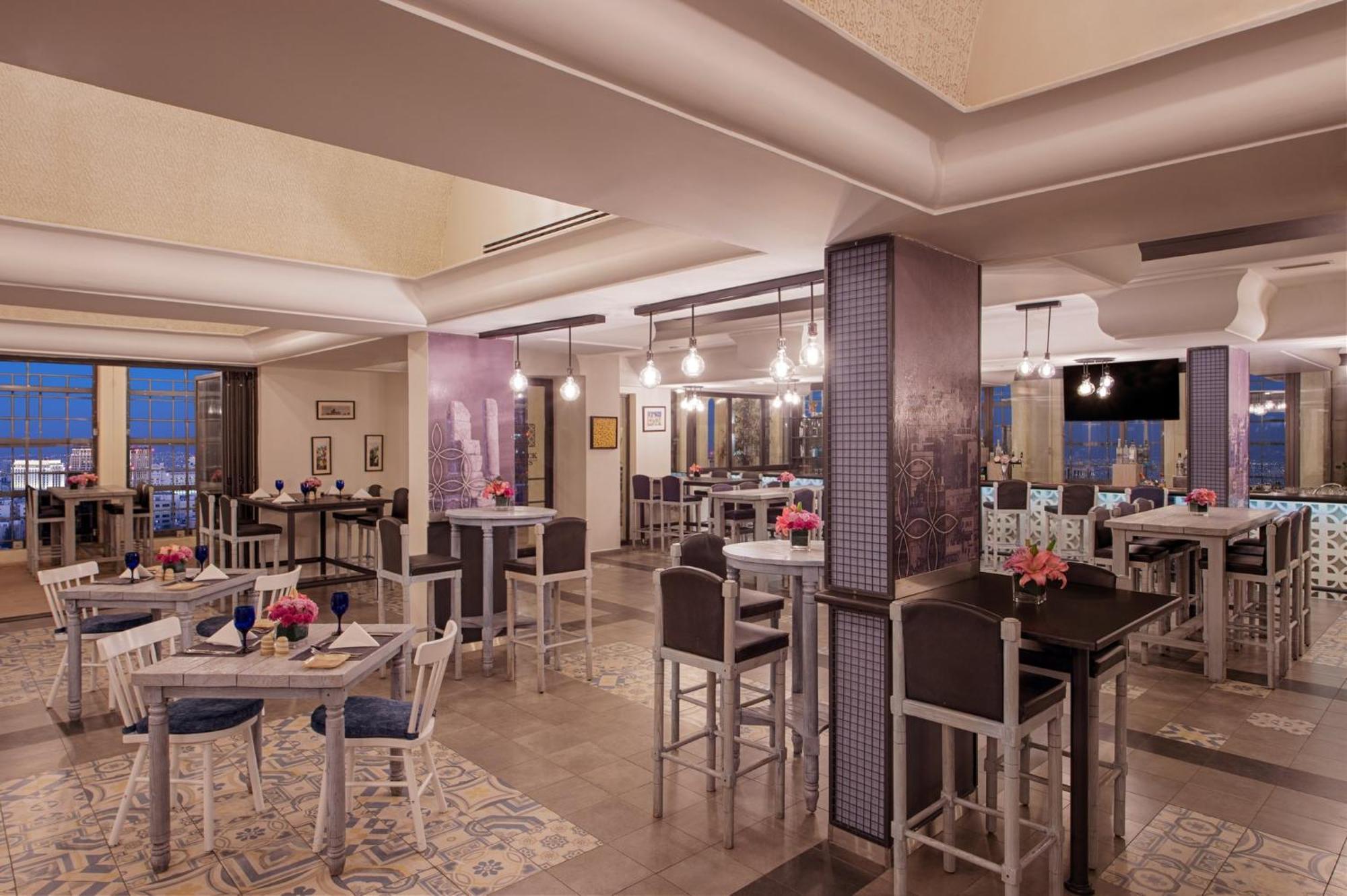 Crowne Plaza Amman By Ihg Hotel Eksteriør billede The 1911 Lounge