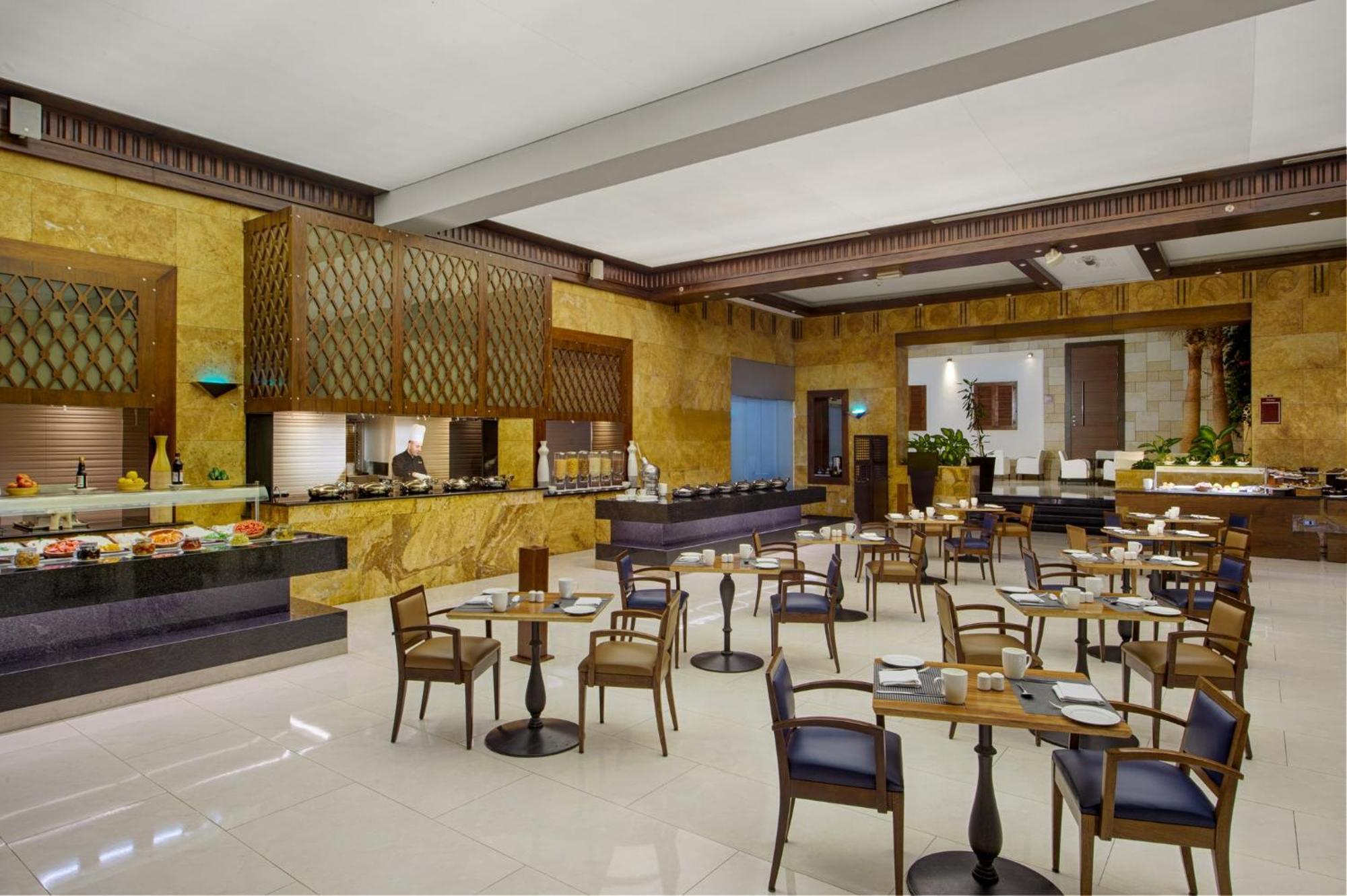 Crowne Plaza Amman By Ihg Hotel Eksteriør billede The restaurant